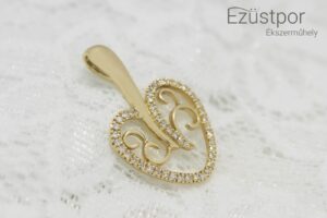 Arany gyémánt köves medál